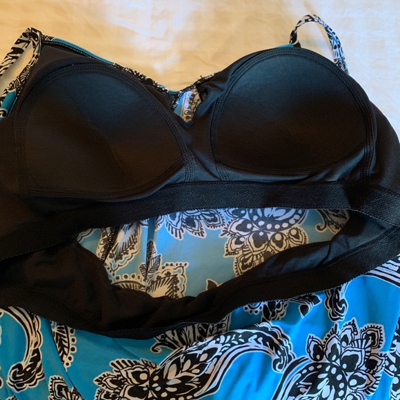 Swim top - Picture 2 of 4